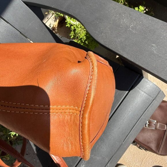 Vintage Coach Large Tote in British Tan - Picture 9 of 14